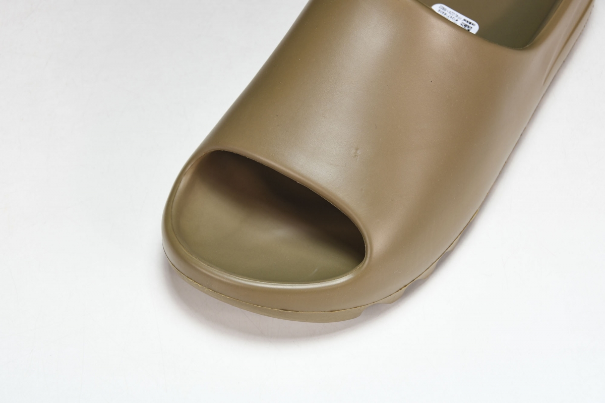ad*s Y**zy slide earth brown