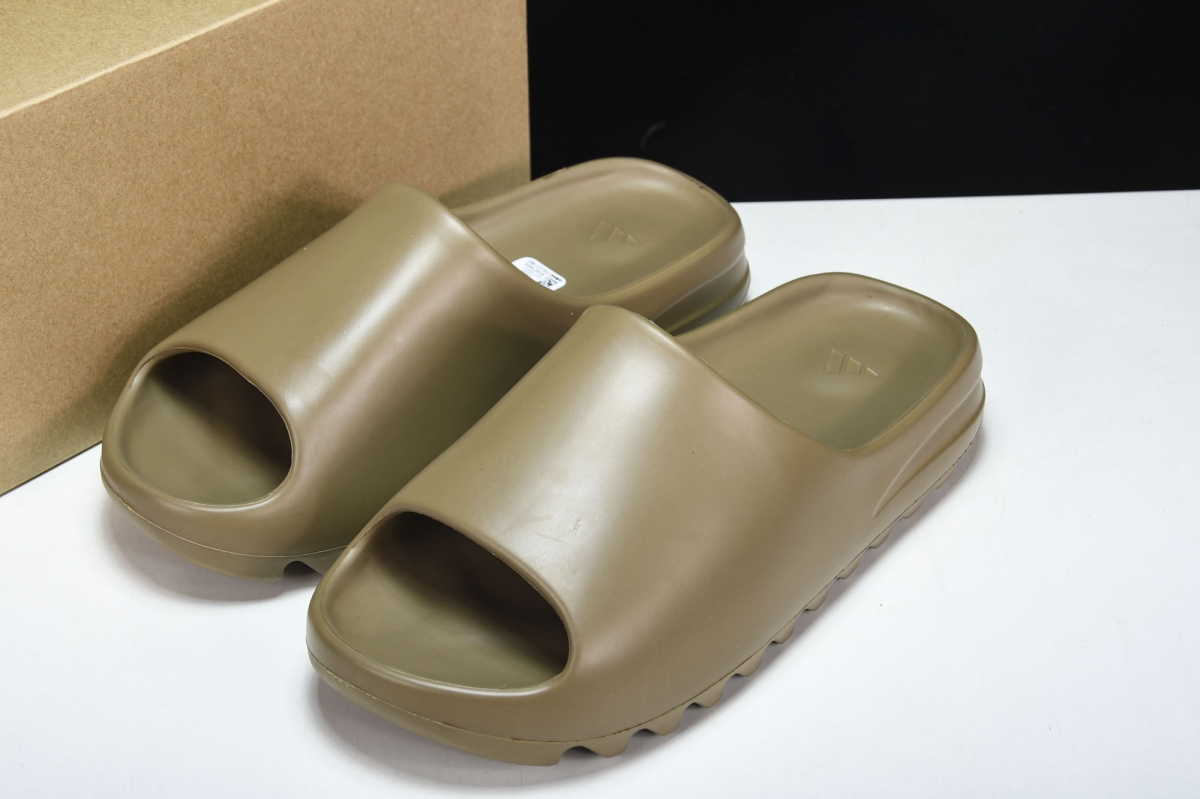 ad*s Y**zy slide earth brown