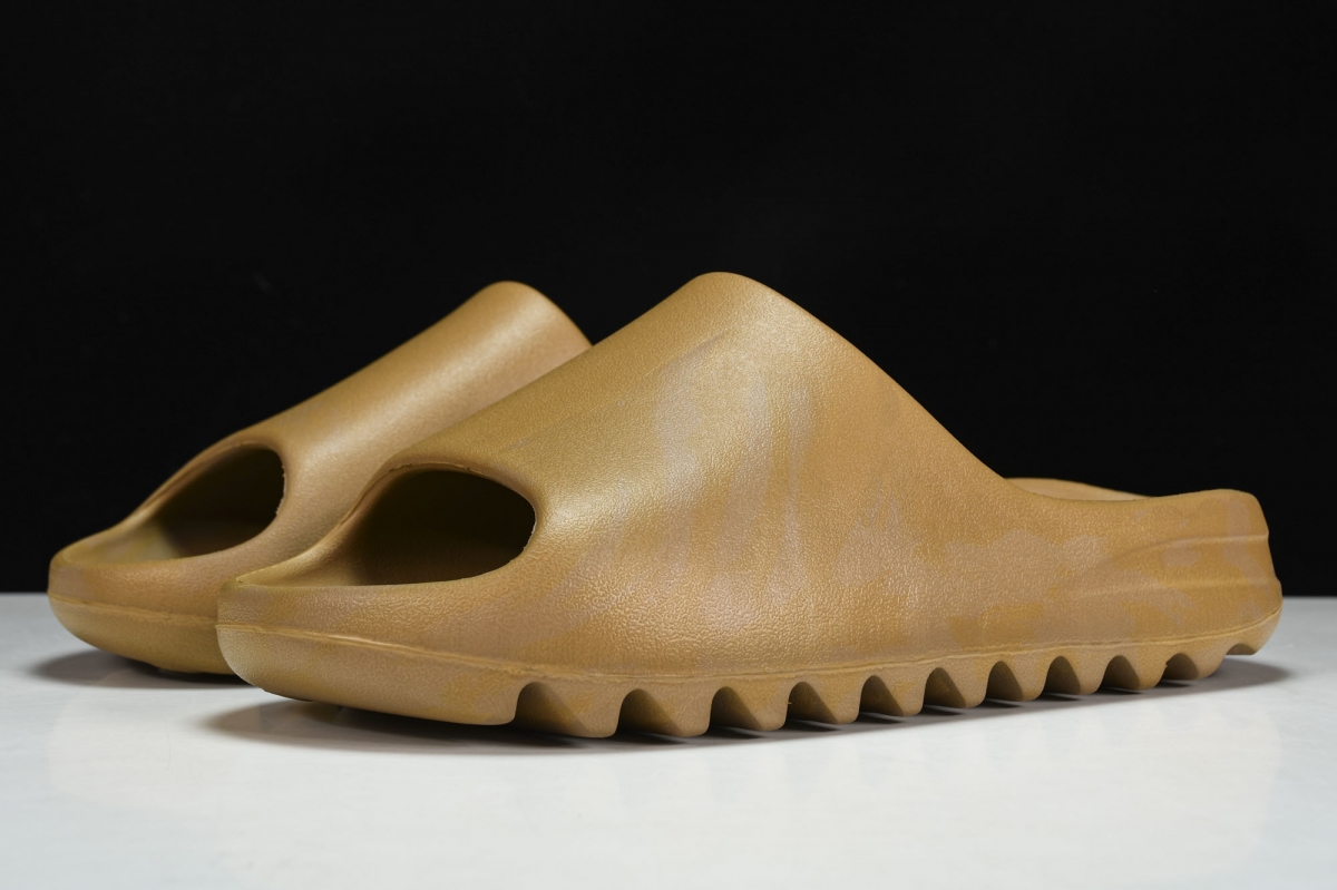 ad*s Y**zy slide ochre