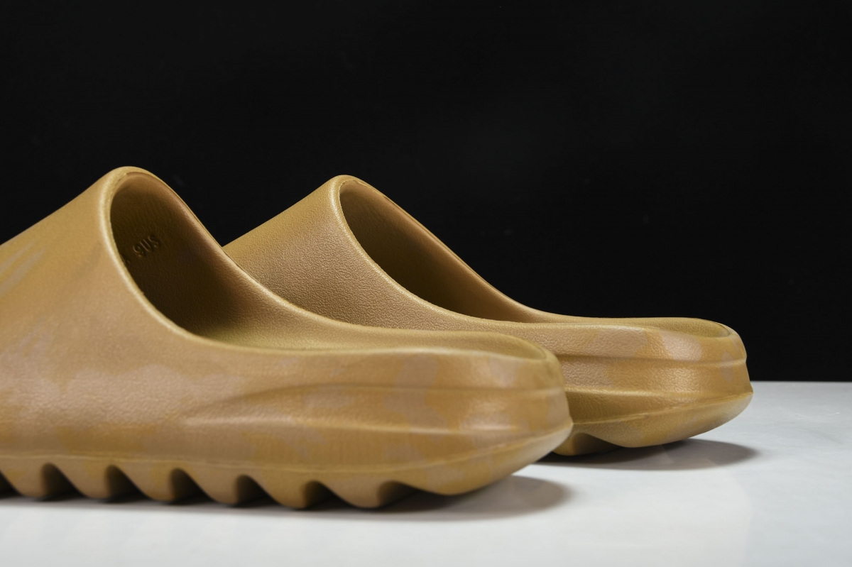 ad*s Y**zy slide ochre