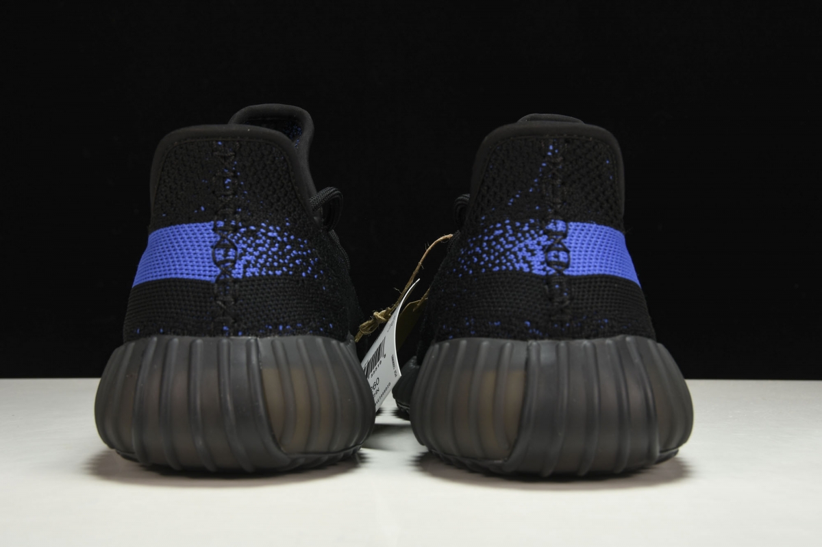 ad*s Y**zy boost 350 v2 dazzling blue