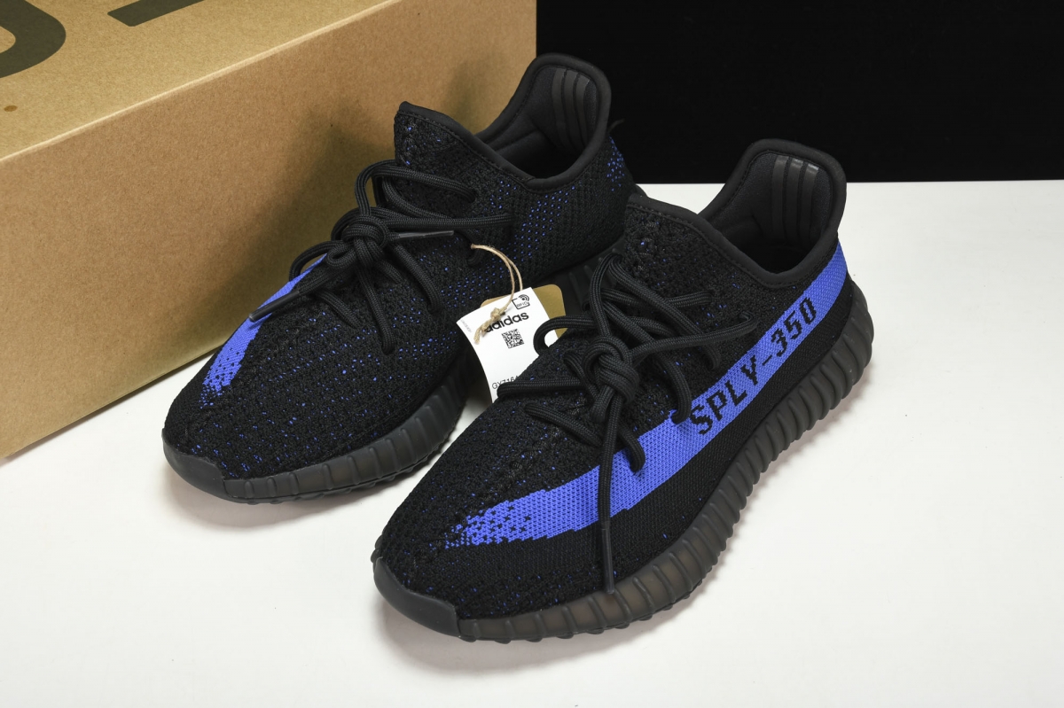 ad*s Y**zy boost 350 v2 dazzling blue