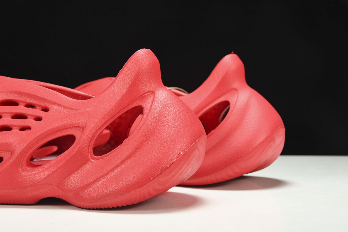 ad*s Y**zy foam rnnr vermillion