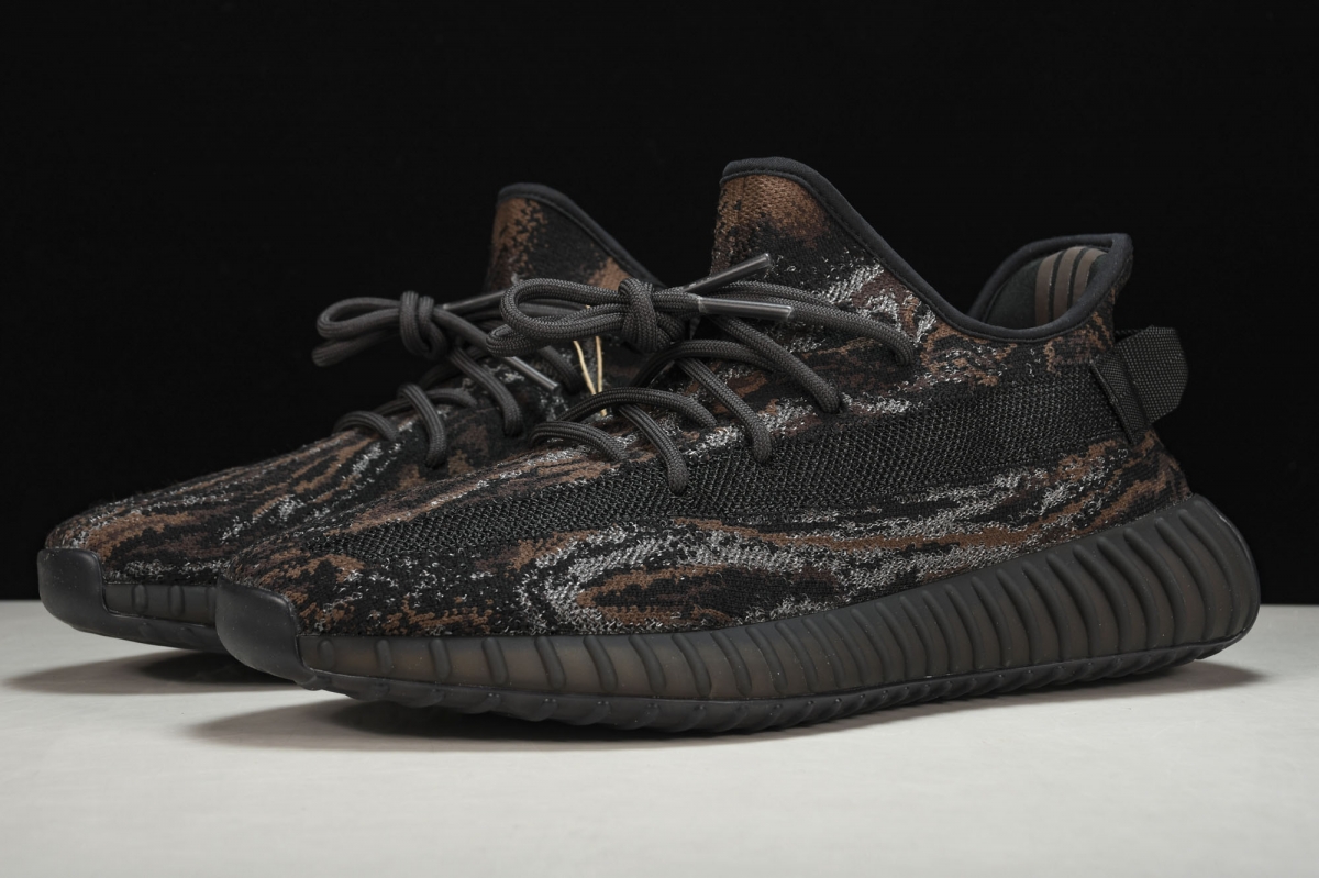 ad*s Y**zy boost 350 v2 mx rock