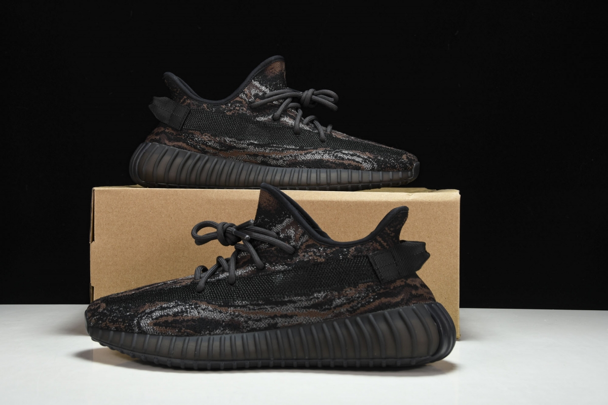 ad*s Y**zy boost 350 v2 mx rock