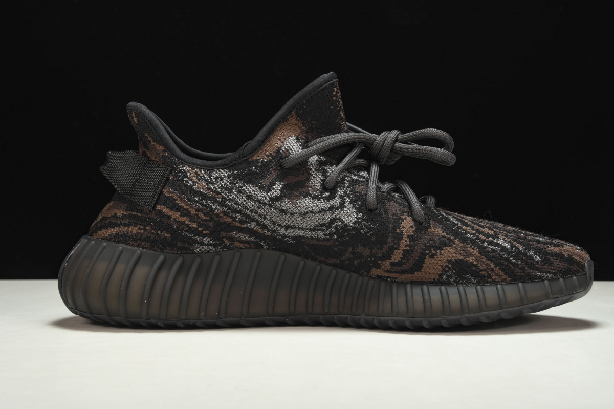 ad*s Y**zy boost 350 v2 mx rock