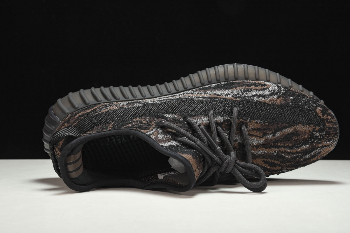 ad*s Y**zy boost 350 v2 mx rock