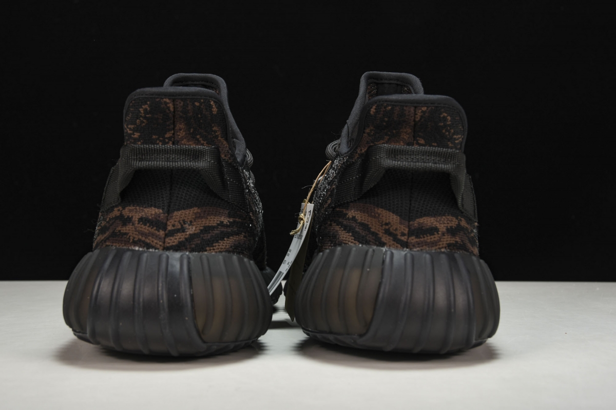 ad*s Y**zy boost 350 v2 mx rock