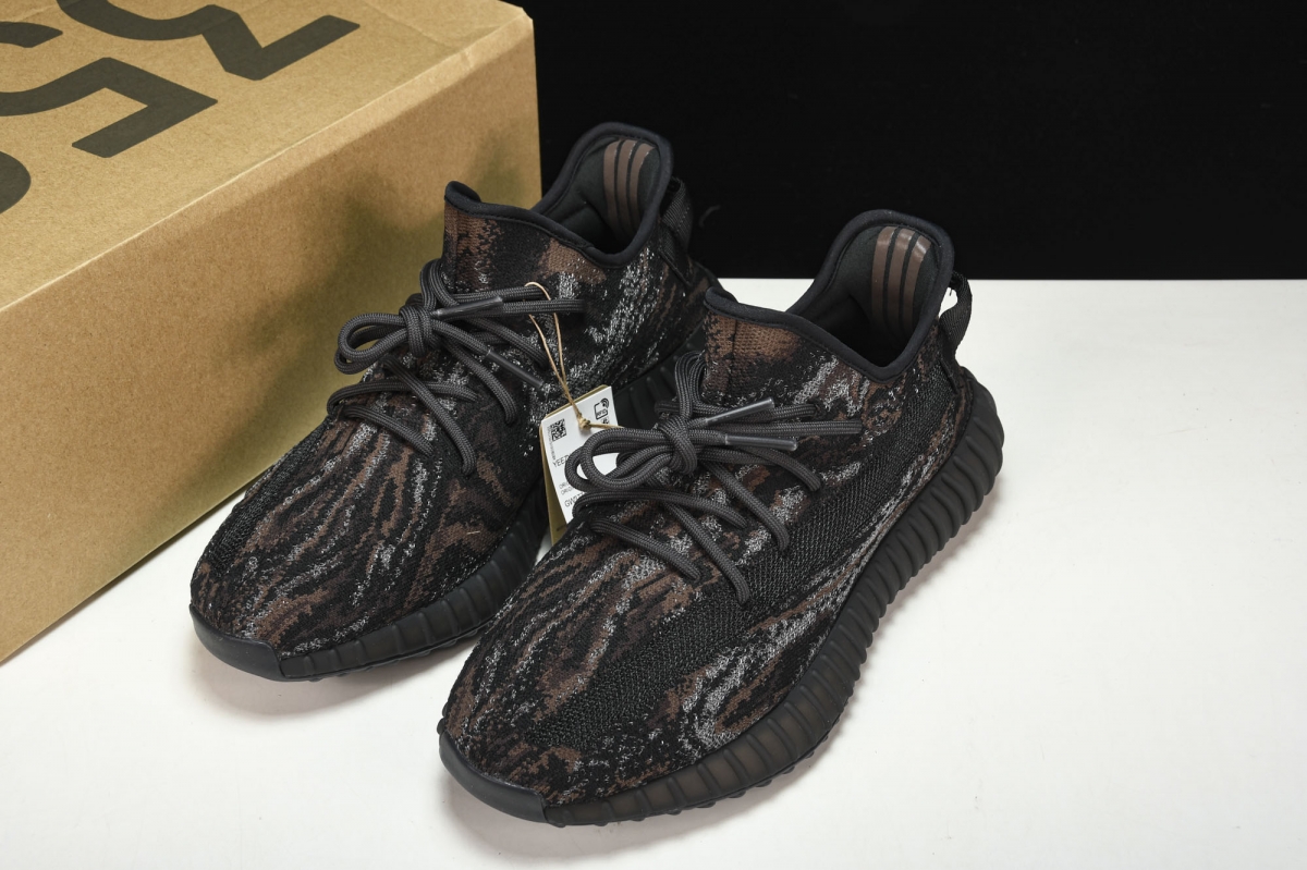 ad*s Y**zy boost 350 v2 mx rock