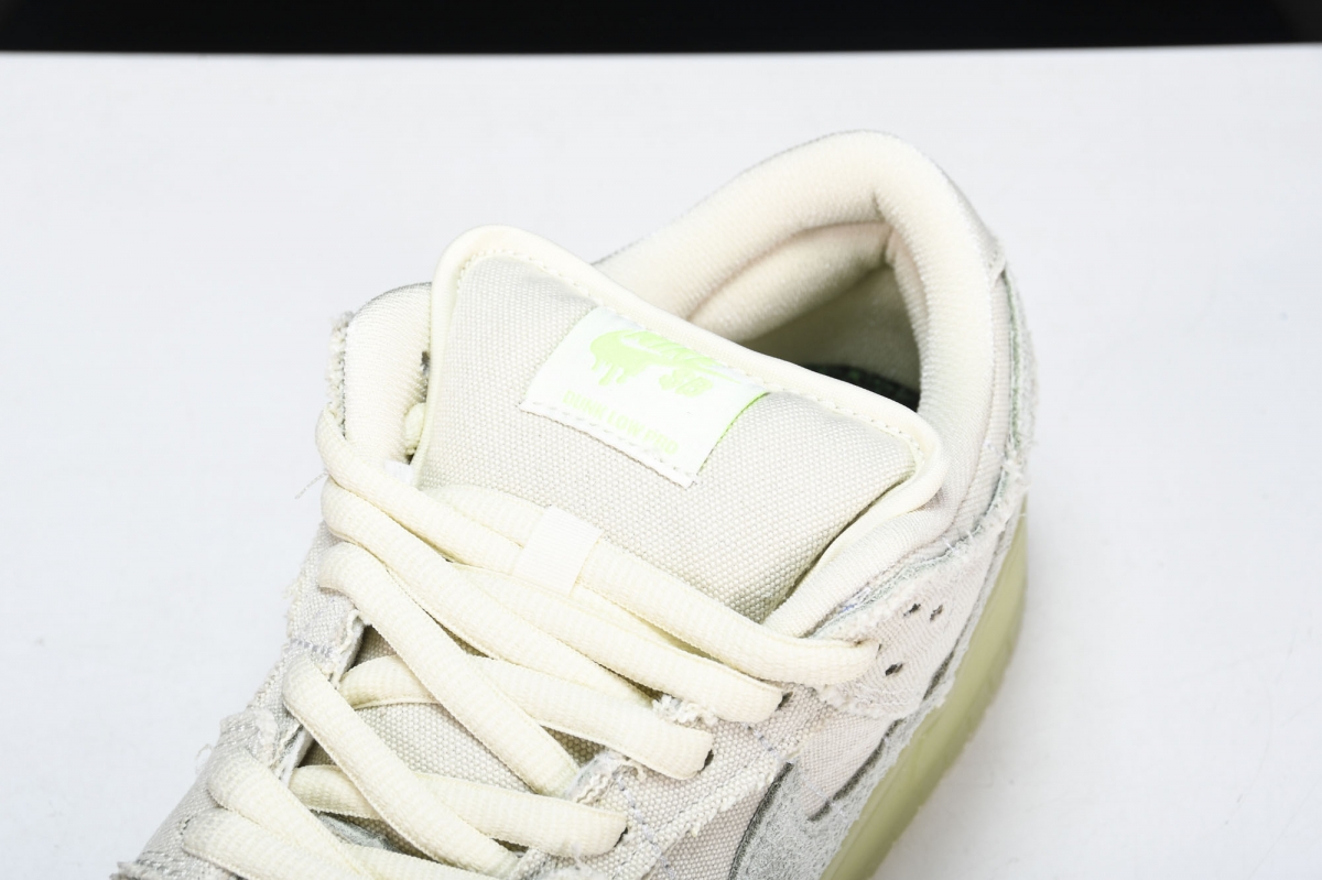 Nike SB Dunk Low Mummy
