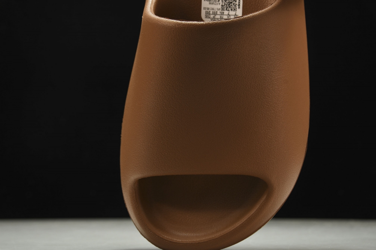 ad*s Y**zy slide flax