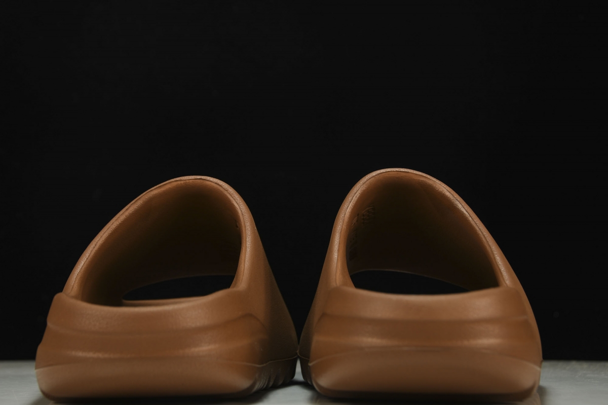ad*s Y**zy slide flax
