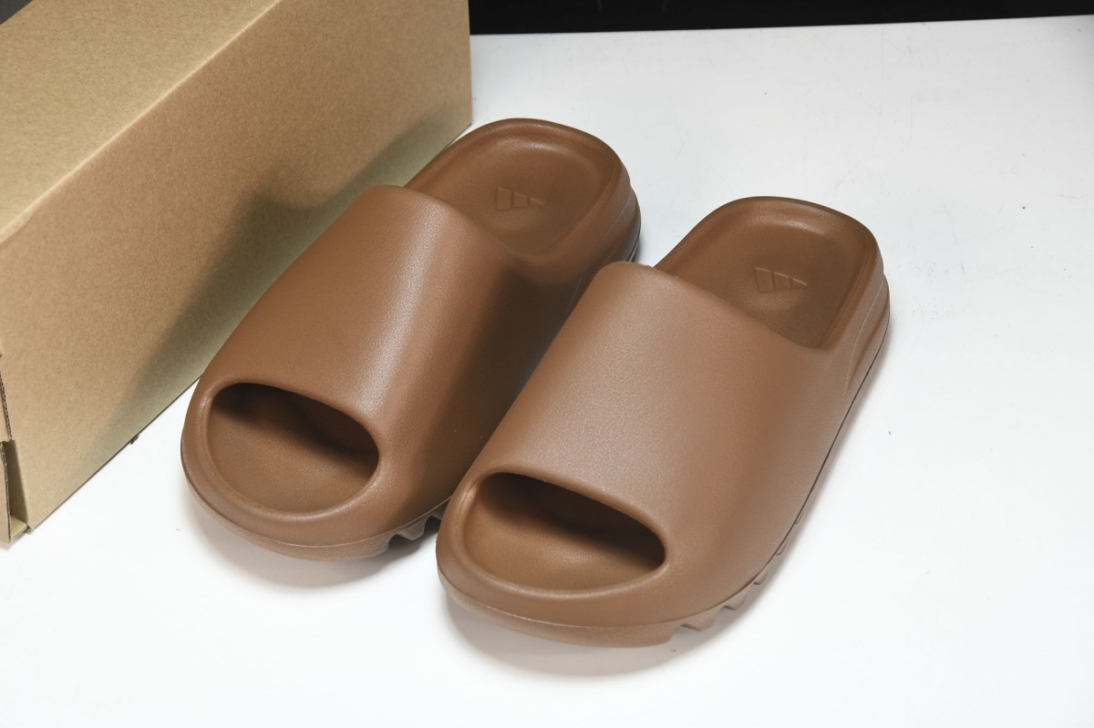 ad*s Y**zy slide flax