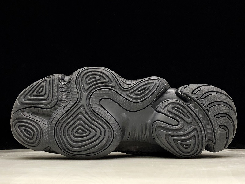 ad*s Y**zy 500 utility black