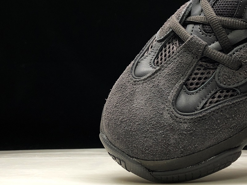 ad*s Y**zy 500 utility black