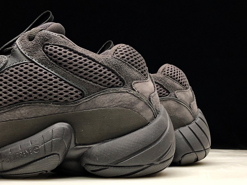 ad*s Y**zy 500 utility black