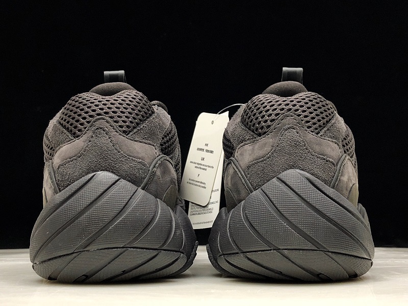ad*s Y**zy 500 utility black