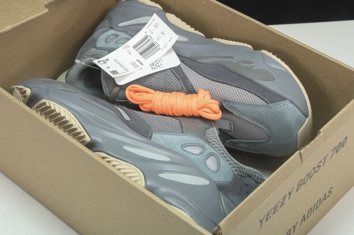 ad*s Y**zy boost 700 teal blue