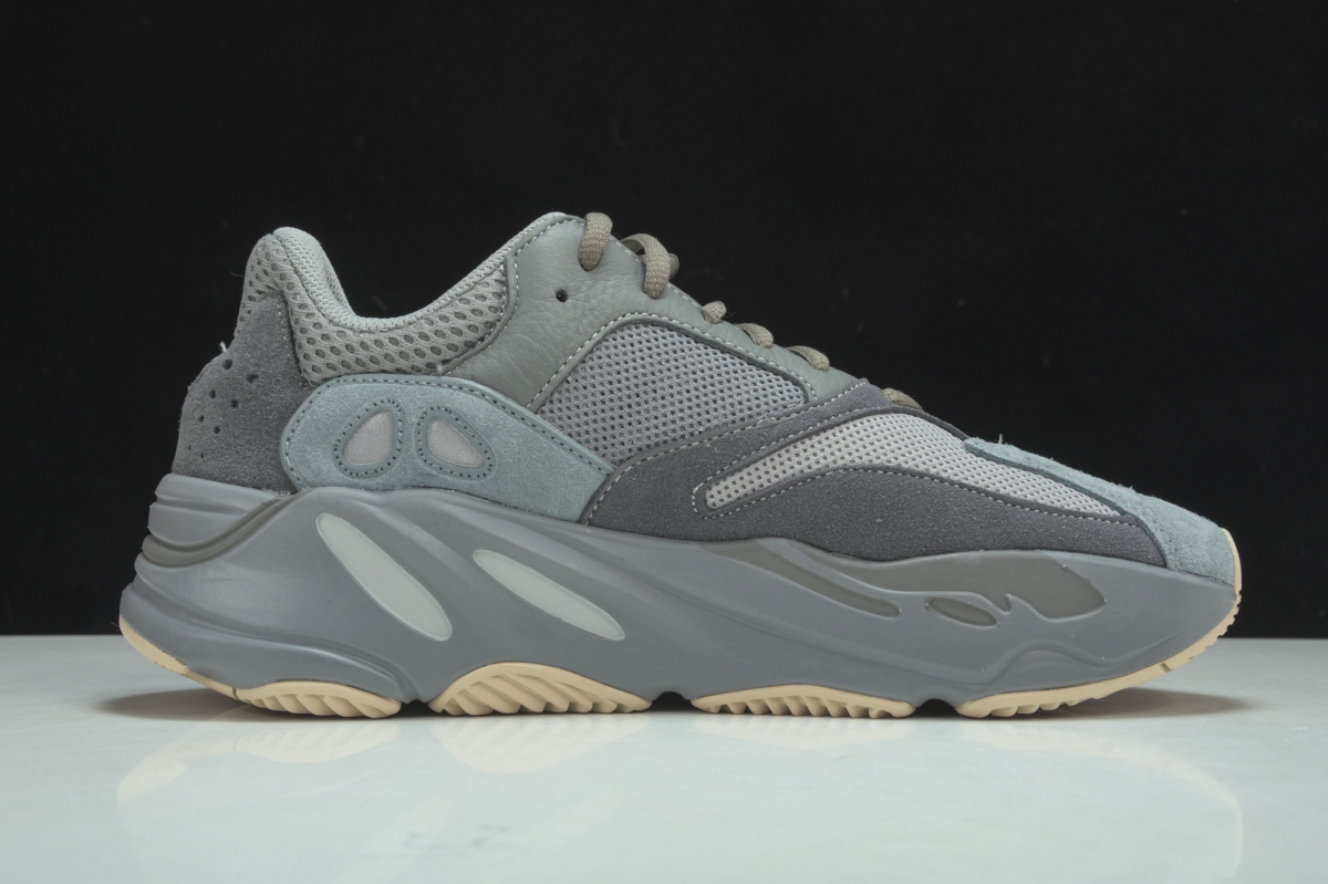 ad*s Y**zy boost 700 teal blue