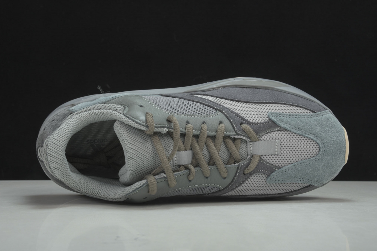 ad*s Y**zy boost 700 teal blue