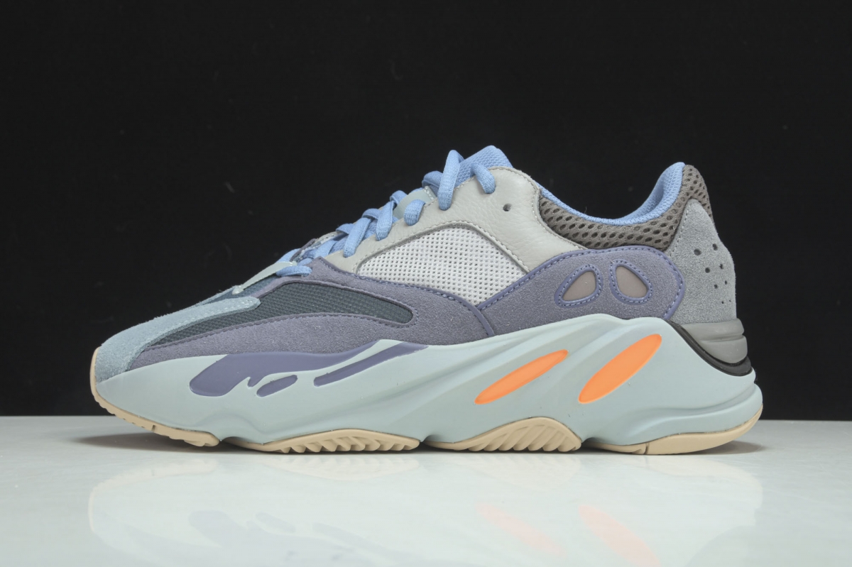ad*s Y**zy boost 700 carbon blue