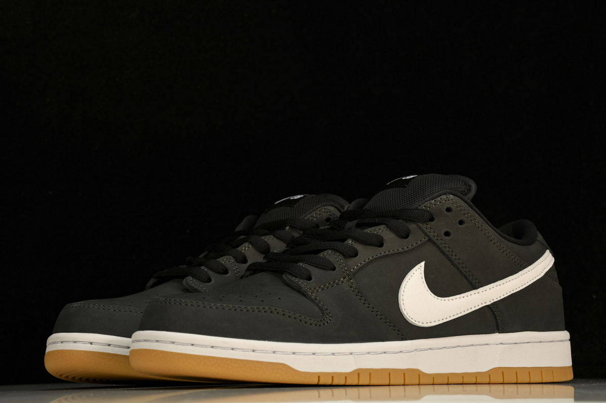 Nike SB Dunk Low Pro Black Gum
