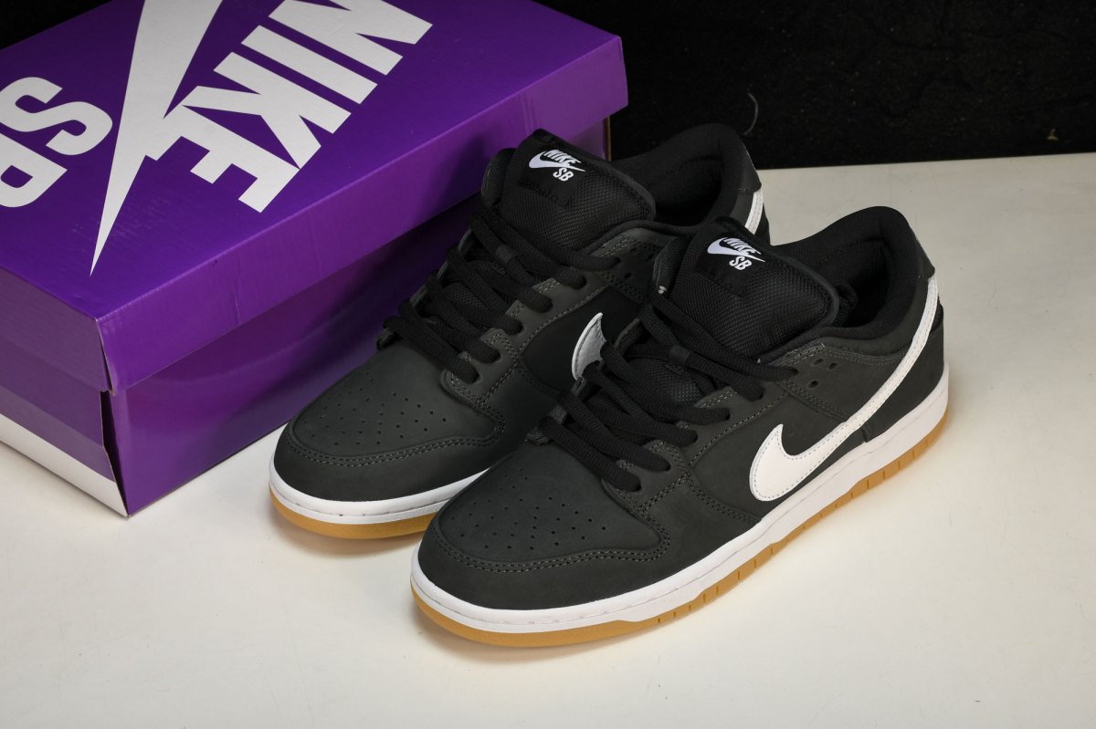 Nike SB Dunk Low Pro Black Gum