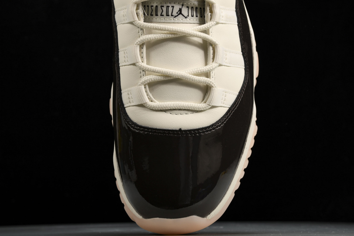 Jordan 11 Retro Neapolitan
