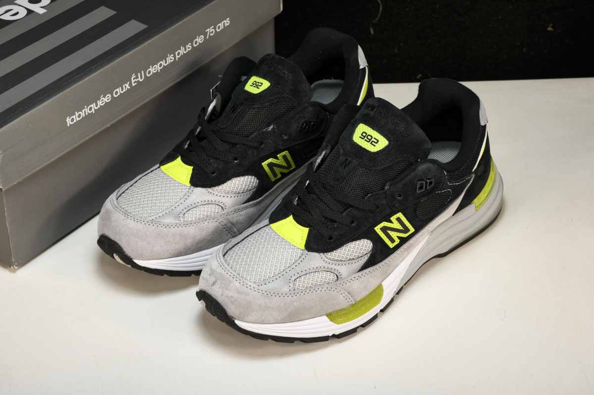 New Balance 992 MiUSA Black Grey Volt