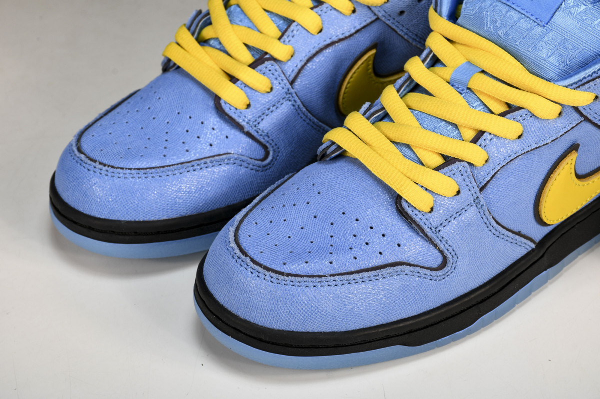 Nike SB Dunk Low x Powerpuff Girls "Bubbles"