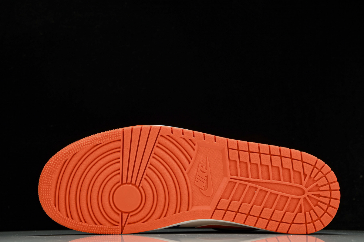 Jordan 1 Mid Knicks