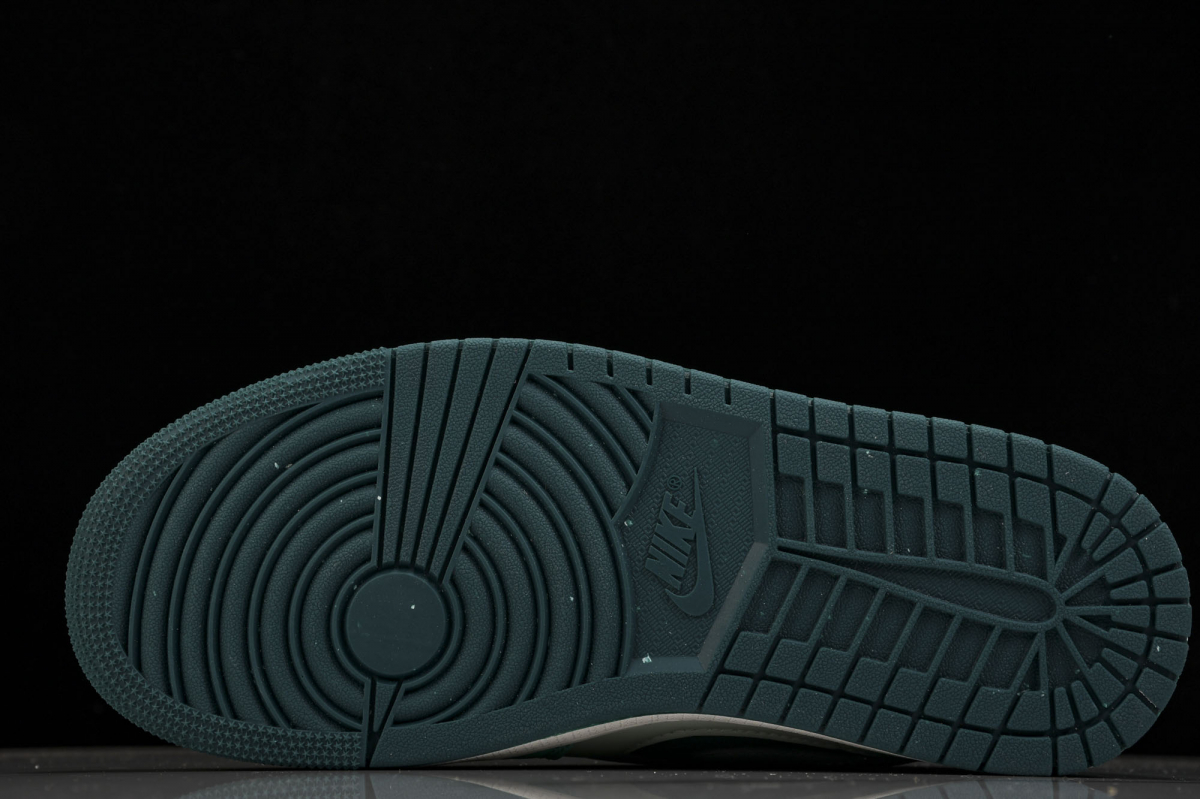 Jordan 1 Mid Chenille Bleached Turquoise