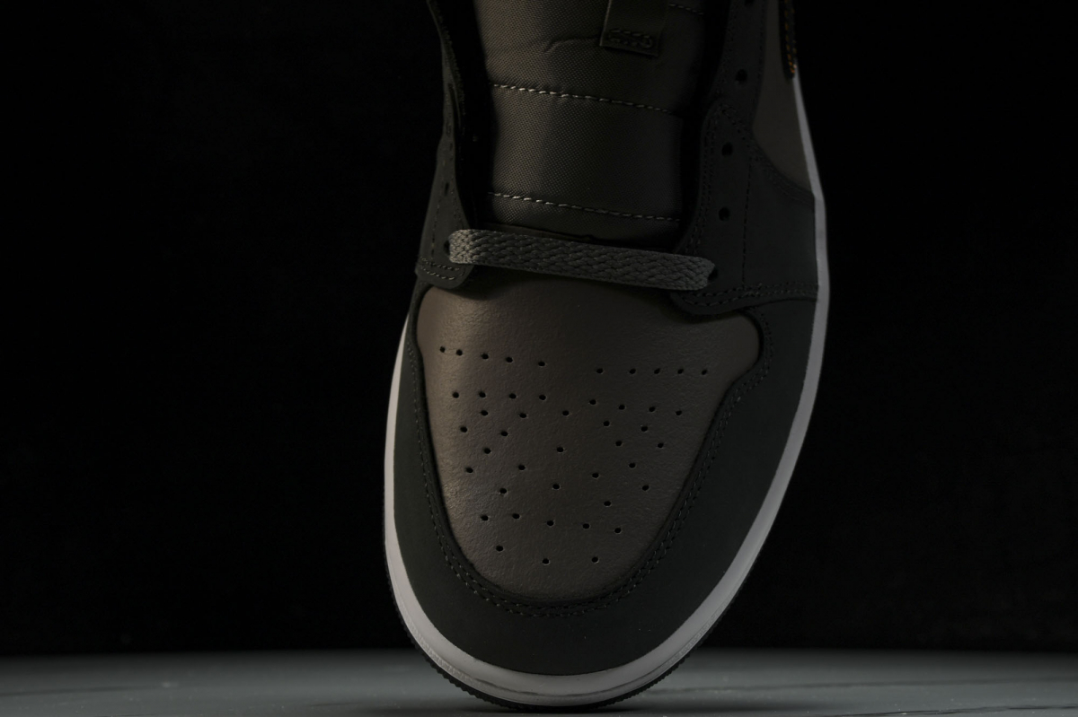 Jordan 1 Mid SE Night Stadium