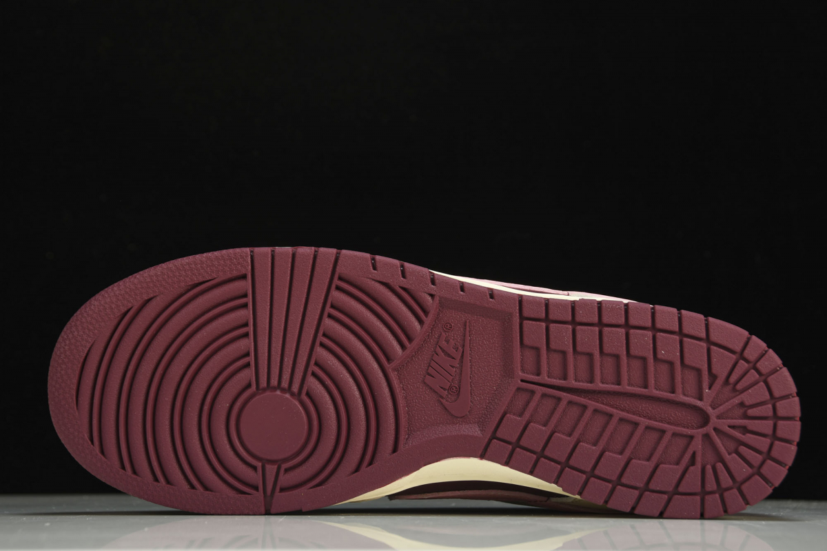 Nike Dunk Low Retro PRM Valentine