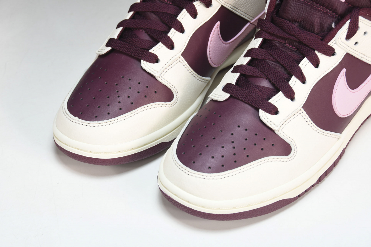 Nike Dunk Low Retro PRM Valentine