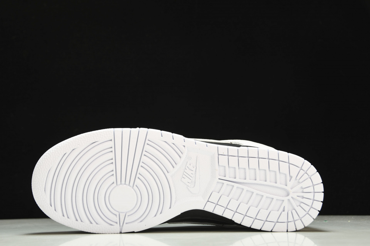 Nike Dunk Low Retro Reverse Panda