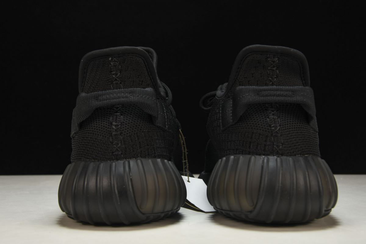 ad*s Y**zy boost 350 v2 onyx