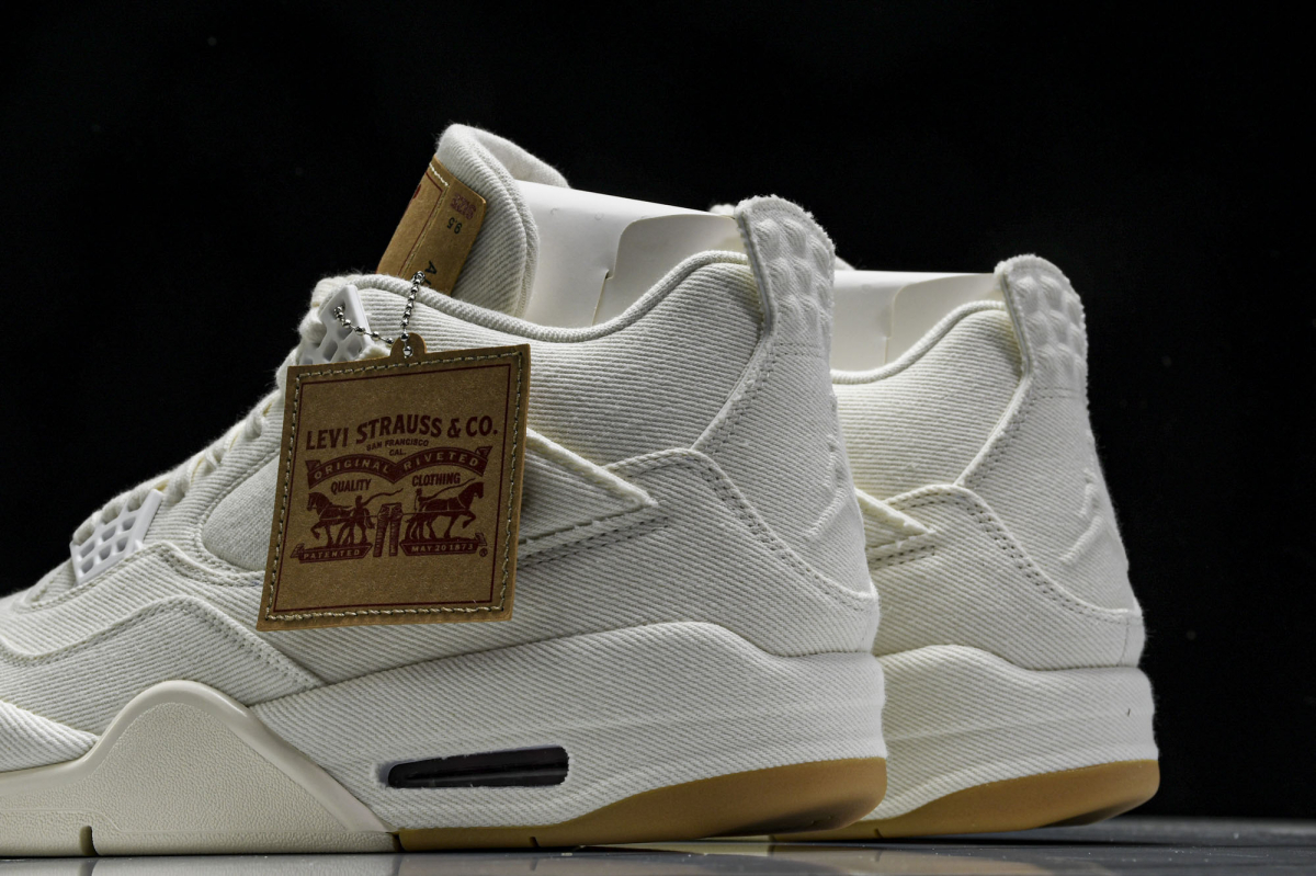 Jordan 4 Retro Levi
