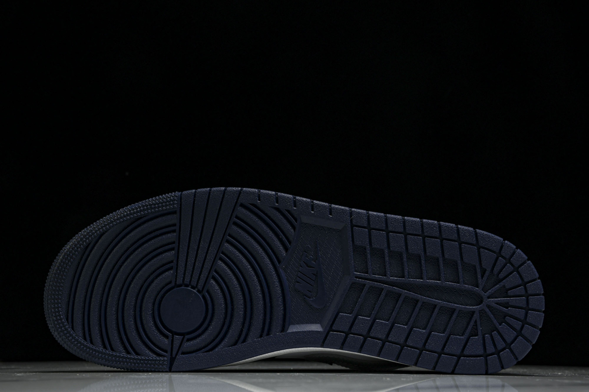 Jordan 1 Low Wolf Grey Midnight Navy