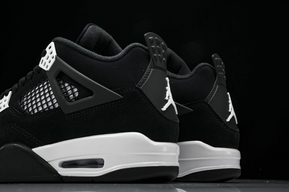 Jordan 4 Retro White Thunder
