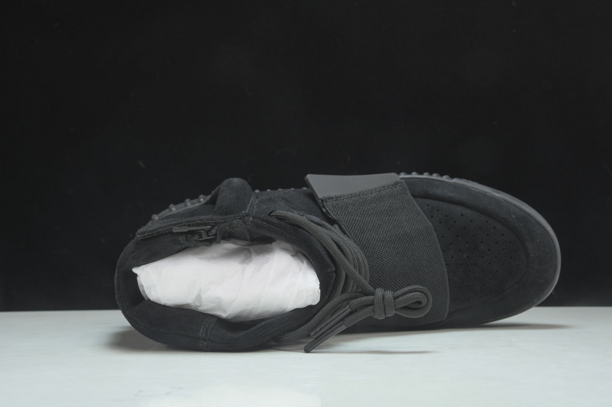 ad*s Y**zy boost 750 triple black