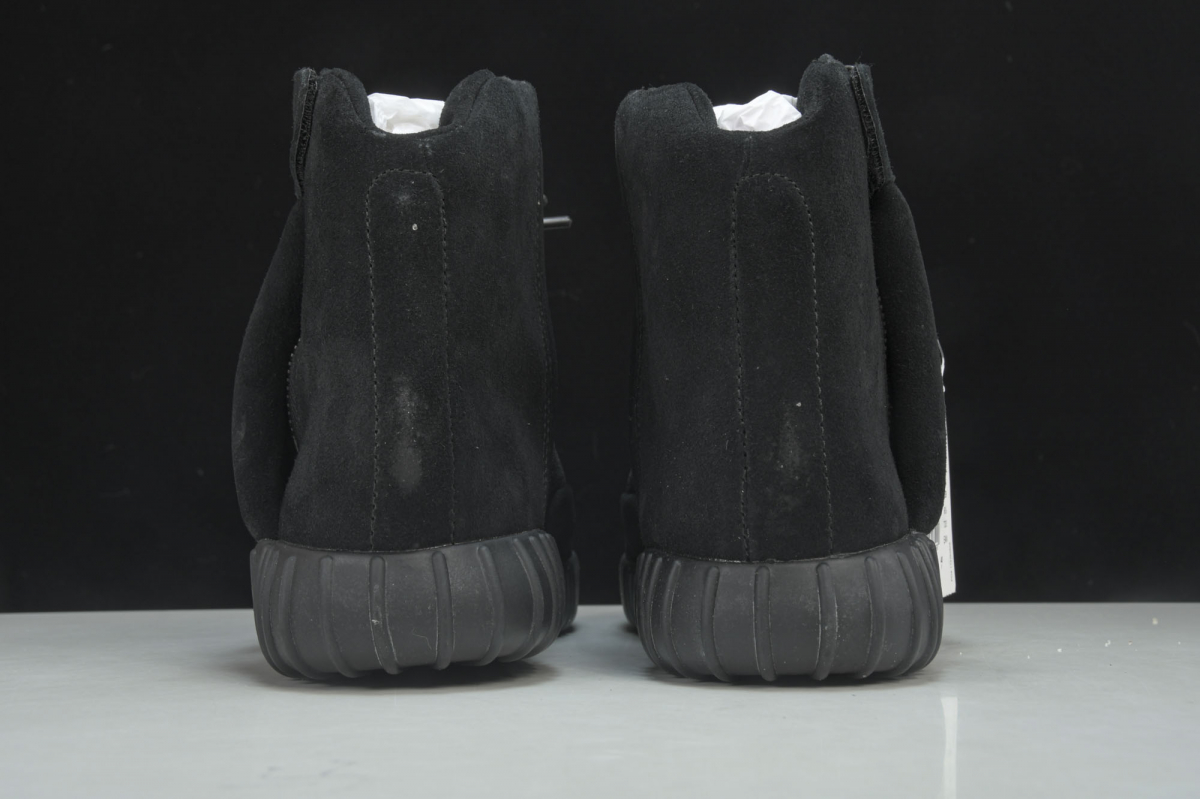 ad*s Y**zy boost 750 triple black
