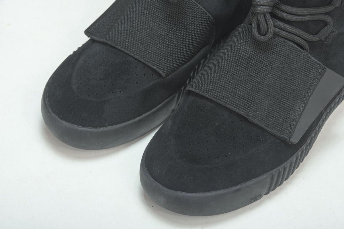 ad*s Y**zy boost 750 triple black