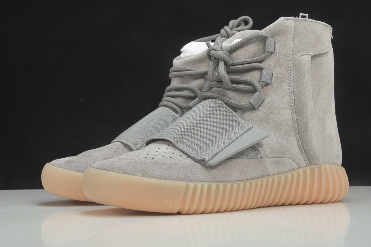 ad*s Y**zy boost 750 light grey glow in the dark