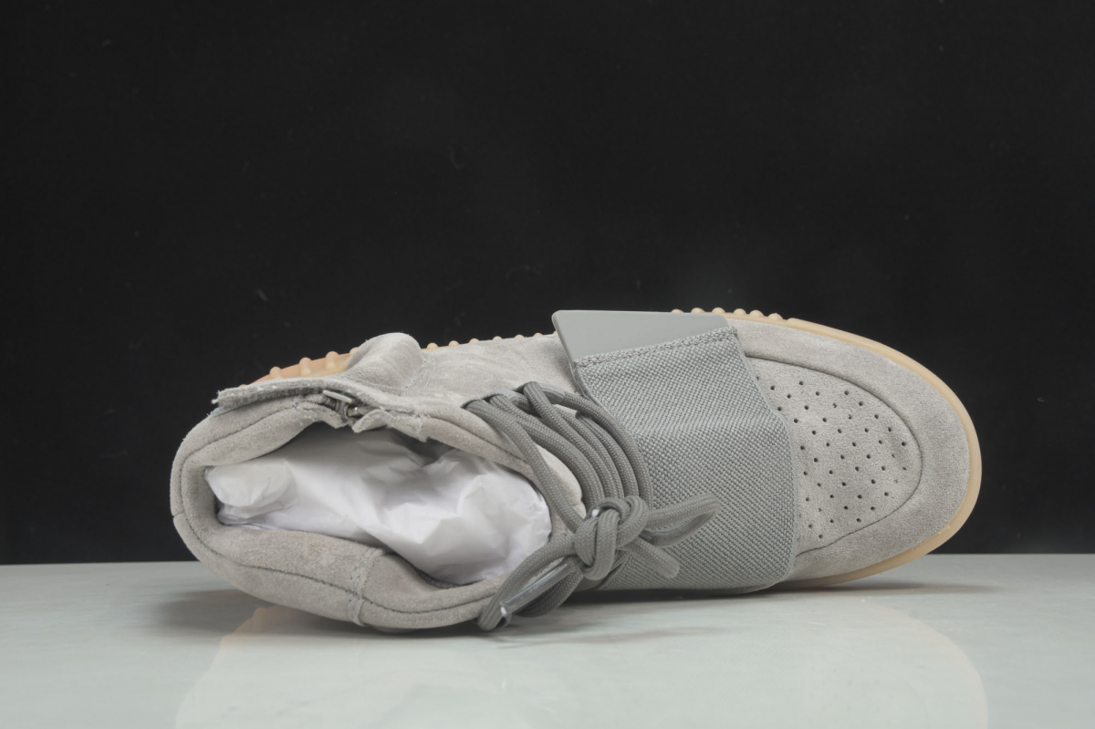 ad*s Y**zy boost 750 light grey glow in the dark