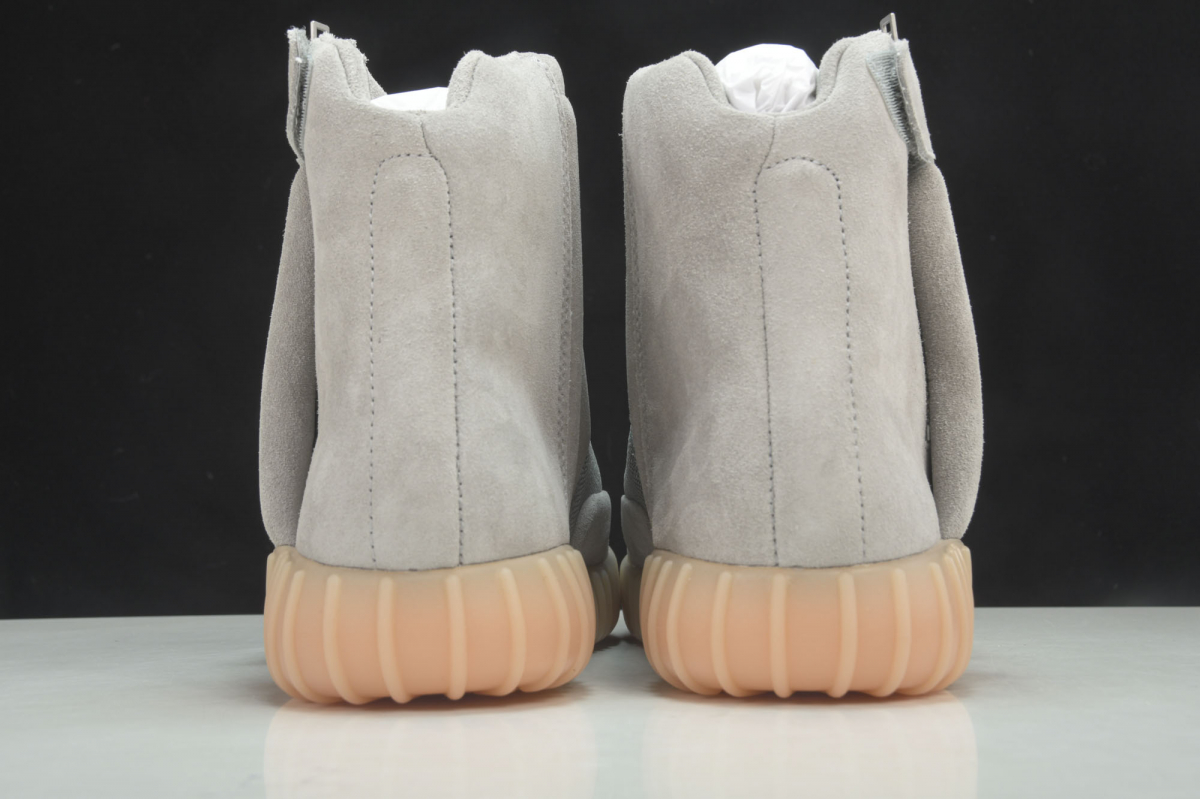 ad*s Y**zy boost 750 light grey glow in the dark