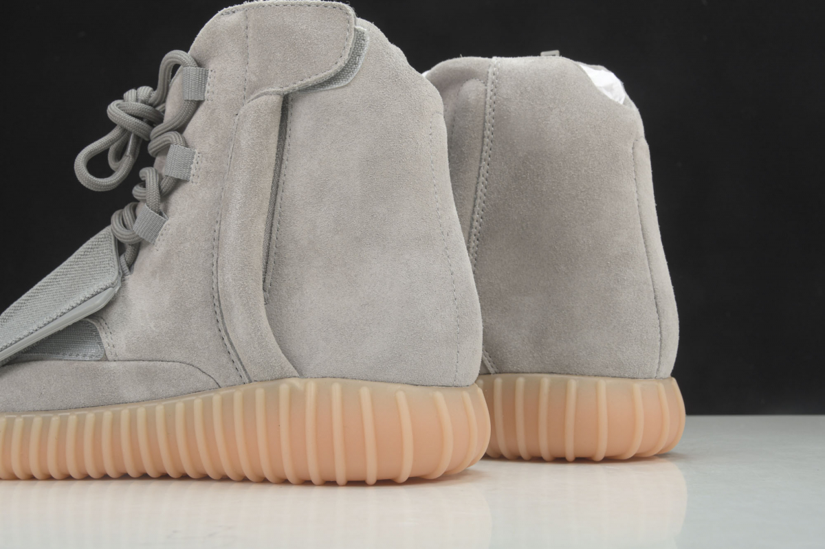 ad*s Y**zy boost 750 light grey glow in the dark