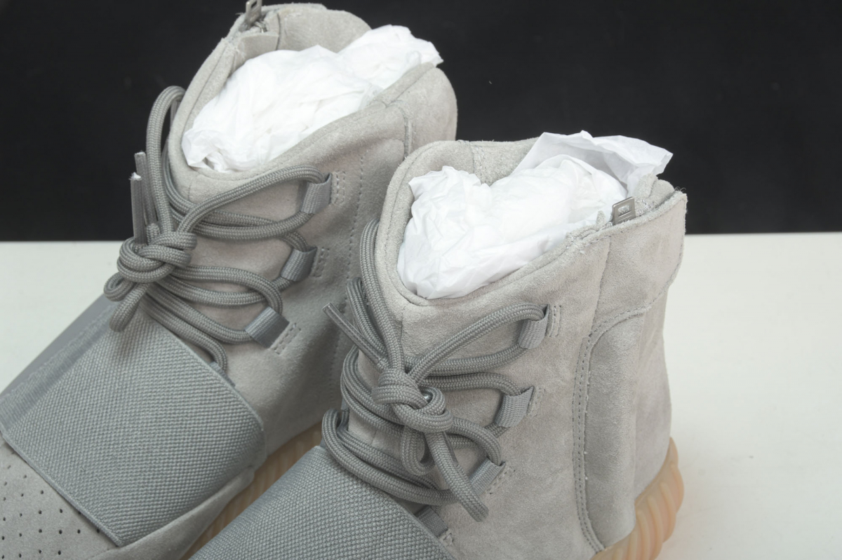 ad*s Y**zy boost 750 light grey glow in the dark